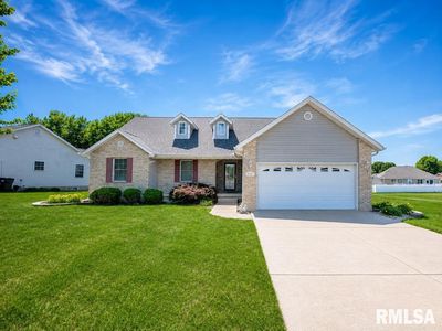 Property at 2425 Delaware St, Pekin, IL