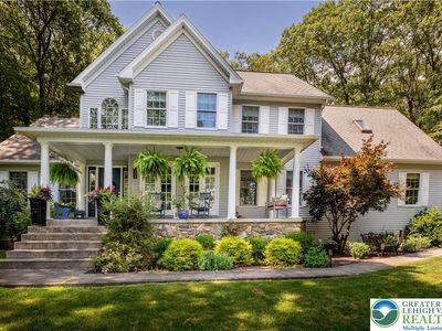 855 Constitution Ave