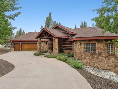 95 Riverwood Drive