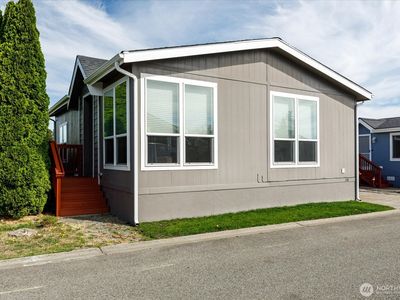 225 NE Ernst Street #114