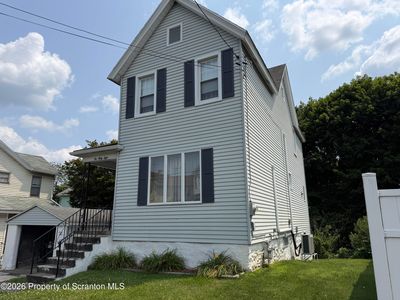 148 Hollister Ave