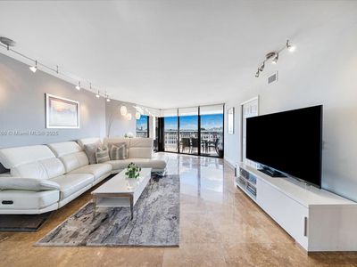 4000 Towerside Ter APT 604