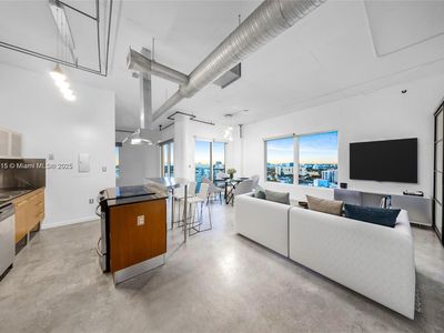 10 SW South River Dr #PENTHOUSE I15