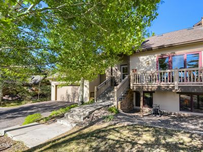 2350 Saddle Ridge Loop