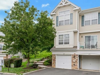 1074 SHADOWLAWN