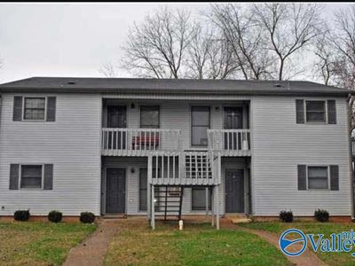 6206 Friar Tuck Dr NW