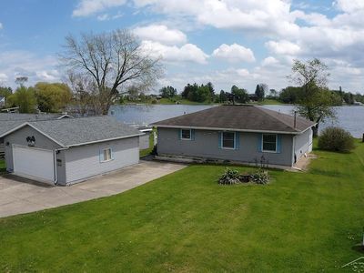 3045 W Lakeside Dr