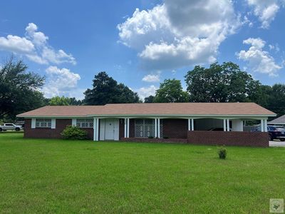 130 N Elmwood Dr