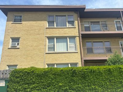 6737 W Irving Park Rd APT 2A