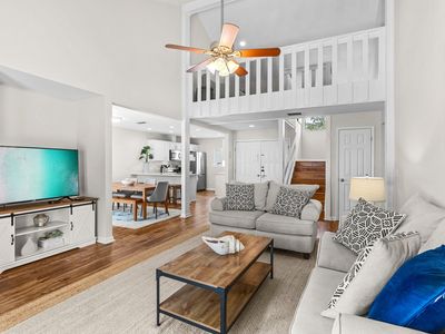 453 Linkside Pl E