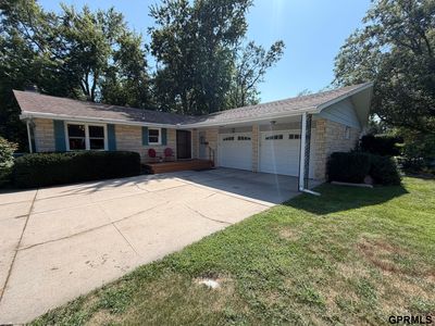 1035 Longwood Dr