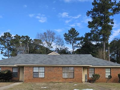 Property at 174 Creek Dr, Leesburg, GA