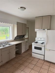 80 E Maplewood Ave