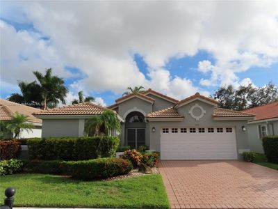 9755 Harbour Lake Cir