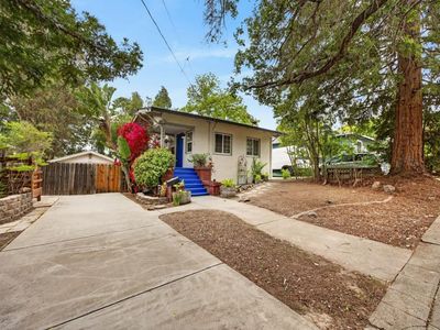 1435 Date St