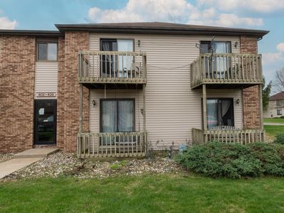 402 Clarinet Blvd E