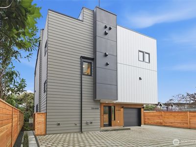 3646 Greenwood Avenue N #B