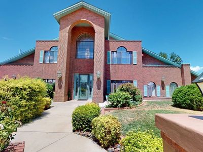 2443 Desert Hills Dr