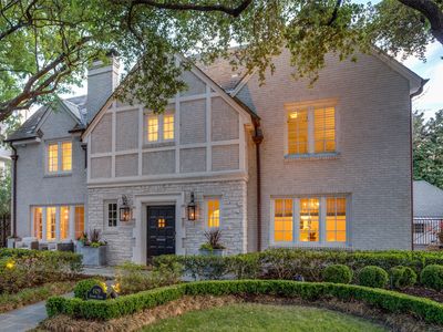 4429 Beverly Dr