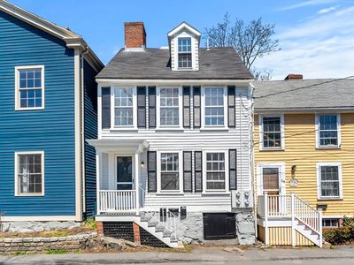 31 Mugford St