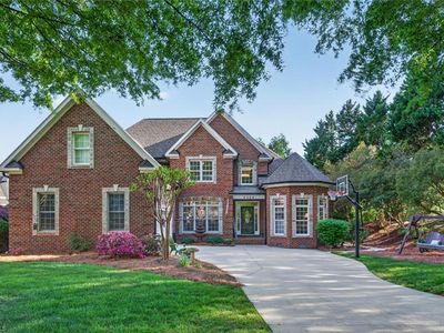 2304 Faircloth Way