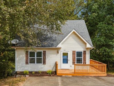 941 Applegrove Cir
