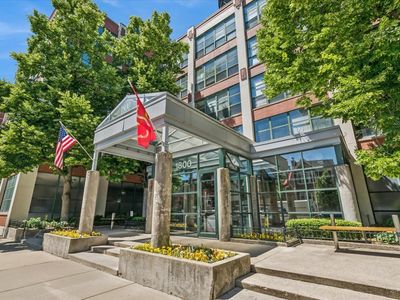 1800 W Roscoe St APT 521