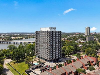 2300 Riverside Dr Unit 3F