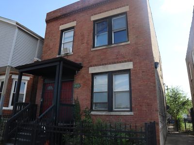 539 E 68th St