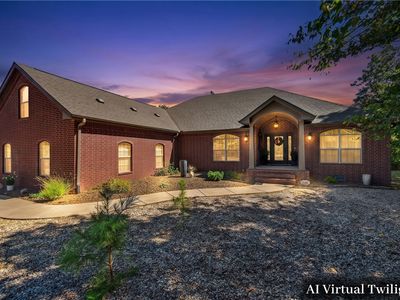 2 Stonehaven Ln