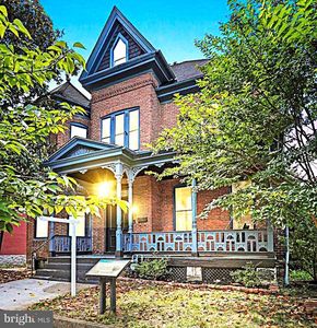525 N Locust St