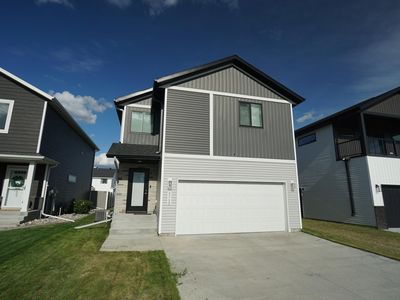 8068 Goldfinch Dr