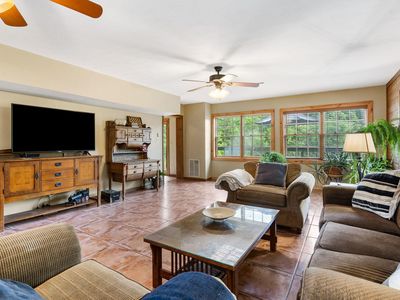 1194 Green Hill Road