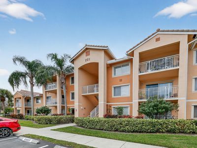 221 SW Palm Drive #104