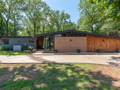 5620 Country Club Ave