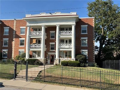 406 E 43rd St APT 2E
