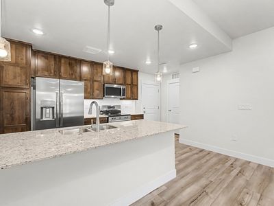 265 High Point Dr #102