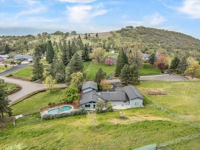 2455 David Ln