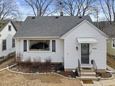 4606 North Ironwood LANE