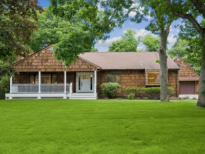 37 Fanning Ave
