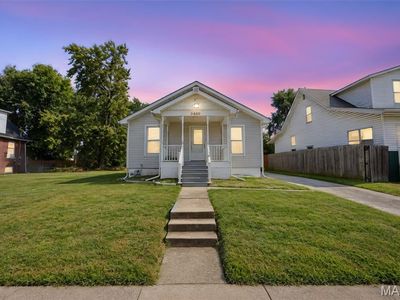 2440 Iowa St