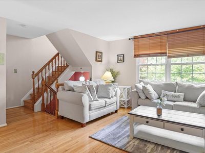 6 Drawbridge Ct