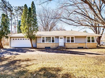 300 Lilac Ln