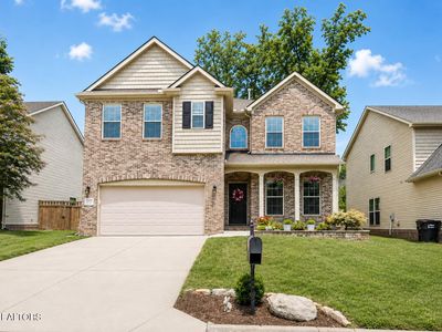 1124 Looking Glass Ln