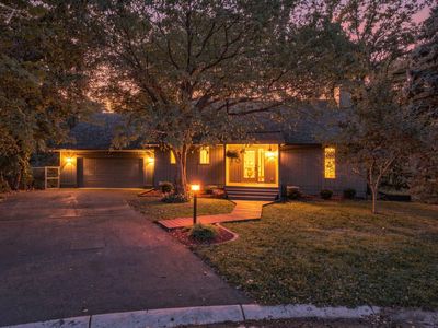 3921 Woodview Ct