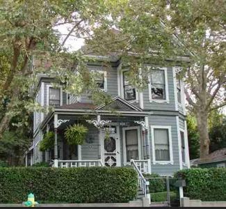 203 Pleasant St