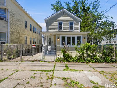 11 Bell Street
