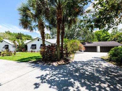 12856 Arrowwood Drive