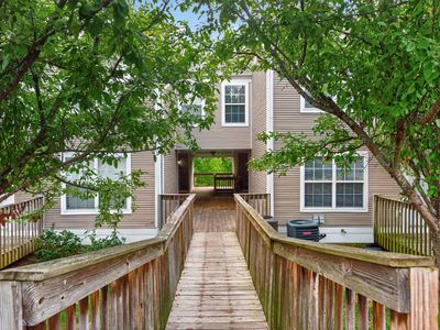 857 Malabu Dr APT 8002