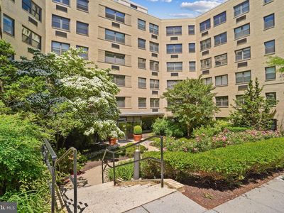 1801 Clydesdale Pl NW #420